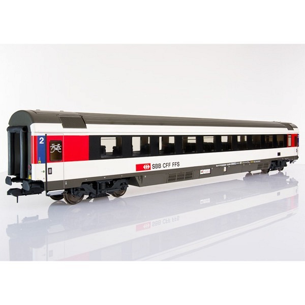 Spur 1:  SBB RIC Bpm 61 2. Klasse, Wagen-Nr. 61 85 20-90 342-7 CH-SBB          verkürzte Länge = 7..