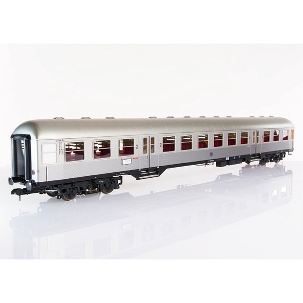 Spur 1:  Nahverkehrs-Personenwagen "Silberling" 2.Klasse Bnb-719,  -      verkürzter Längenmasstab..