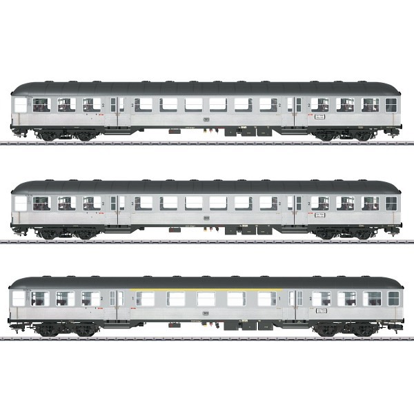 Spur 1:  Nahverkehrswagen-Set, drei "Silberlinge"  