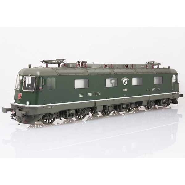 Spur 1:  SBB Re 6/6 11602 "Morges"  grün  -  geteilter Lokkasten  