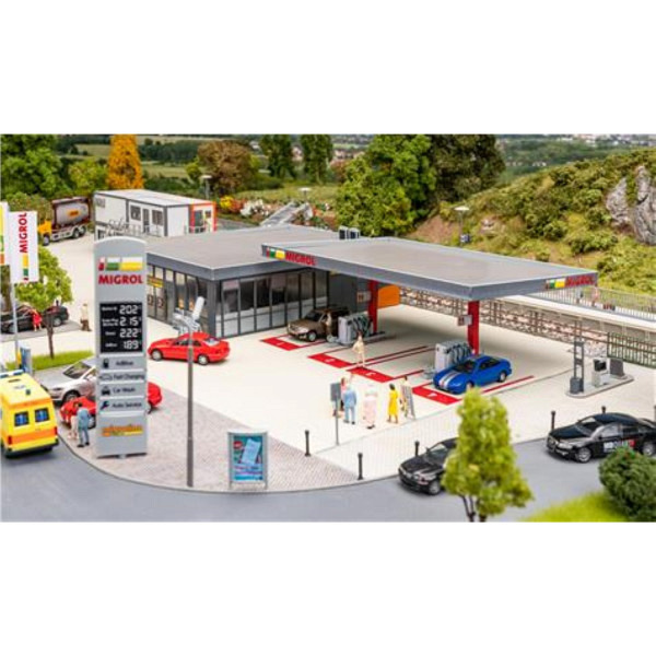 Migrol Tankstelle mit Migrolino Shop 