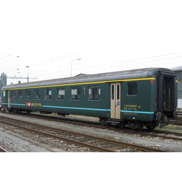 Spur 1: SBB Einheitswagen EW II, grün, 1. Klasse, grün mit Comfortstreifen 