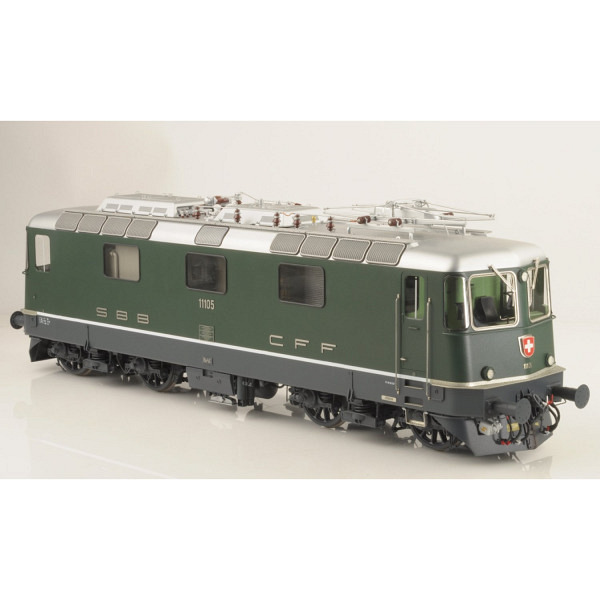 Spur 1:  SBB Re 4/4 II 11105, Ursprungsausführung, runde Scheinwerfer, grün  