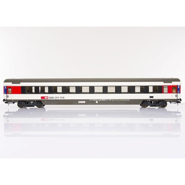 Spur 1:  SBB RIC Bpm 61 2. Klasse, Wagen-Nr. 61 85 20-90 342-7 CH-SBB          verkürzte Länge = 7..