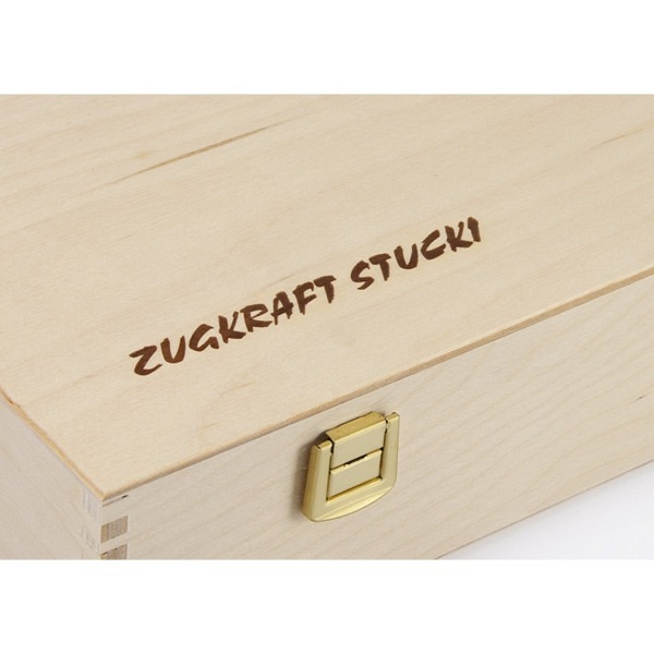 Dekorative Holzkassette für diverse H0-Loks -  z.B. die SBB Re 6/6 etc.  