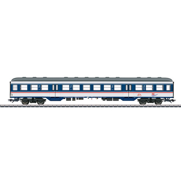 Personenwagen 2. Klasse - der passende Wagen zur BR 110 "Elefantenexpress"  