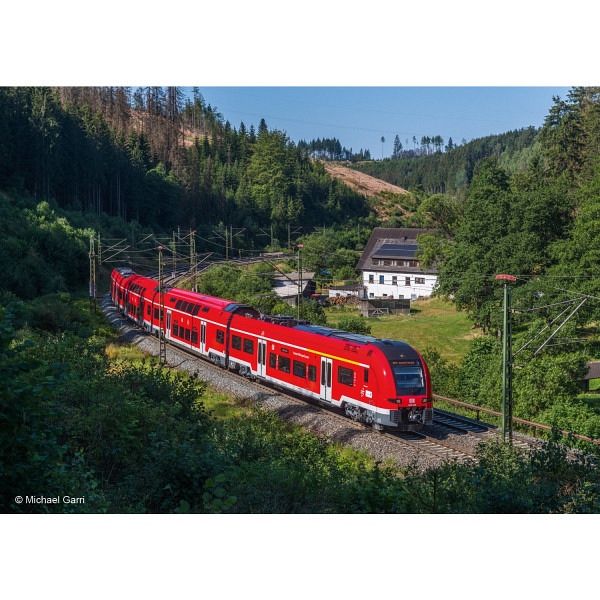 Elektrotriebzug Siemens Desiro HC als BR 1462/1862 der DB AG, Verkehrsrot   -  Stromabnehmer digital heb- und senkbar     