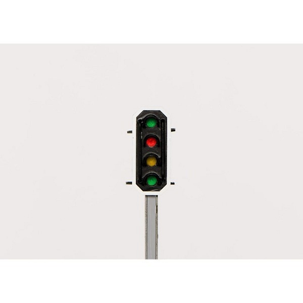 Spur 1:  SBB Hauptsignal 4-flammig mit integriertem Q-Decoder. 